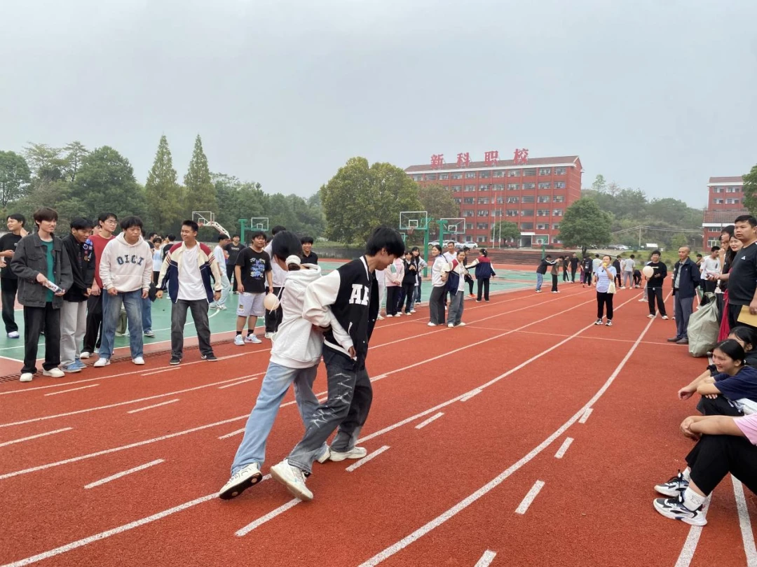 老年人打篮球时应如何进行适当的力量训练?_1